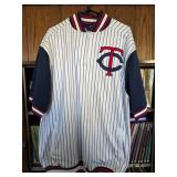 Minnesota Twins Shirt. Stitches Brand, Size Large
