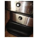 2-large Proctor-Silex Roaster pans...