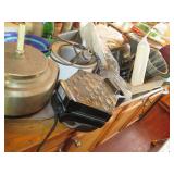 Assorted kitchen countertop applian...
