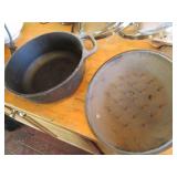 Assorted kitchen countertop applian...