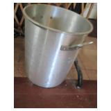 Large Turkey fryer stock pot...
