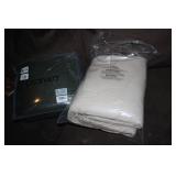 Queen size sheet set plus unknown s...