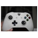 Xbox 360 game console, 3 wireless c...