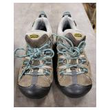 KEEN Hiking Boots - US 7 / EU 37.5 - 2 Pairs