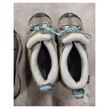 KEEN Hiking Boots - US 7 / EU 37.5 - 2 Pairs