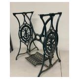 Vintage Singer Mfg Co Cast Iron Treadle Sewing Machine Base Stand Frame with Pedal