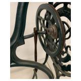 Vintage Singer Mfg Co Cast Iron Treadle Sewing Machine Base Stand Frame with Pedal