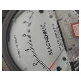 Dwyer Magnehelic Differential Pressure Gauge 0-10 Inches Water 15 PSIG w/ Case & Hose