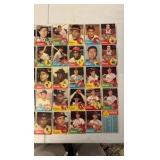 (61) VINTAGE Topps baseball cards