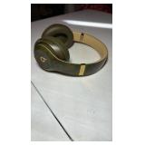 BEATS Studio 3 Wireless Noise Cancelling Camo headphones with case