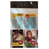 (52) VINTAGE Topps baseball cards