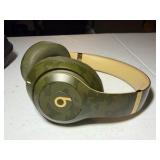 BEATS Studio 3 Wireless Noise Cancelling Camo headphones with case