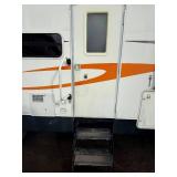 2006 CrossRoads Cross Terrain Toy Hauler 5th Wheel – Triple Axle – Generator – 2 Slide Outs
