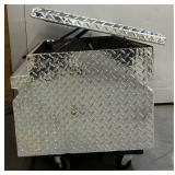 Northern Tool + Equipment Wide Truck Toolbox, 36in.L x 24in.W x 18in.H, Aluminum, Diamond Plate, Pull Handle Latch #41882 Msrp $419.99