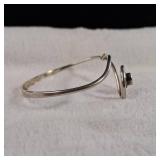 Unique "Slip-on" Contemporary Design Bracelet - PERIDOT  11.2g