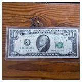 1977 $10 Federal Reserve Note :: Very Fine condition in protective plastic slip