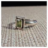 Green - Emerald Cut Peridot Stone - 925 Sterling Silver - Ring - Size 7 - 2.6g