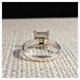 Green - Emerald Cut Peridot Stone - 925 Sterling Silver - Ring - Size 7 - 2.6g