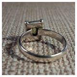 Green - Emerald Cut Peridot Stone - 925 Sterling Silver - Ring - Size 7 - 2.6g