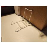 Lot of (50) Gibson Adjustable Display Easel 2PL x 4" x 5 1/4" x 4 3/4"