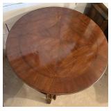 Round End Table with Curved Legs