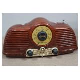 *2* Vintage Style Radios