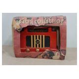 *2* Vintage Style Radios