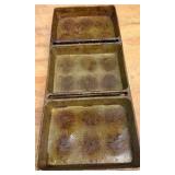 Bread pan three slot