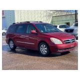 2007 HYUNDAI ENTOURAGE GLS *2 Owner | No Accidents Reported* (NO RESERVE)