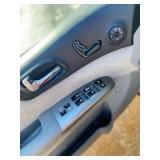 2007 HYUNDAI ENTOURAGE GLS *2 Owner | No Accidents Reported* (NO RESERVE)