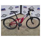 Giant MTX 250 Mountain Bike - 26-in Wheels, 21-Speed, Front Suspension