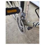 Specialized Crossroads Hybrid Bike - Large (L) 3x Shimano Drivetrain, Front & Rear Racks