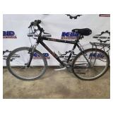 Trek 3200 Mountain Bike - Black, 21-Speed, Front Suspension, Rear Rack