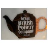 London Cityscape Teapot & Canada Crest Plate - The Great British Pottery Company Limited