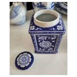 Blue & White Chinese Porcelain Vases, Jars & Teapot Collection