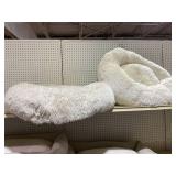 LOT OF Pet Beds& Car Pet Barriers