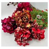 Hydrangea Bouquet & Lucky Towels Decor Set with Red Placemats & Candle