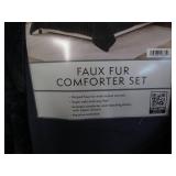 King size faux fur comforter set...
