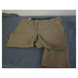 Dockers 40 x 30 slacks...