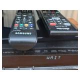Samsung UN32EH4003F 32-inch LED TV & Sony Blu-ray Disc/DVD Player