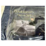 New 4 pc Twin Size Sheet Set