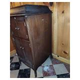 Victor Victrola Antique Phonograph Cabinet/Record Player