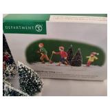 Department 56 Holiday Figurines/Statues for Villages
