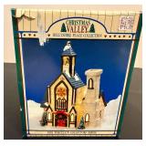 Christmas Valley Hollyshire Place and Heartland Collection Lighted Houses