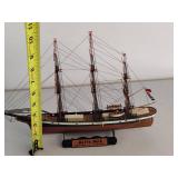 Lot of Model Boats & Airplane