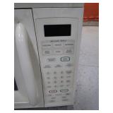 Amana Radorange Above Stove Microwave w/Exhaust Fan