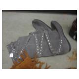 (EC1) Assorted Boots and Shoes - Mi...