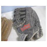 (EW3) Assorted Vintage Baseball Glo...