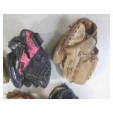 (EW3) Assorted Vintage Baseball Glo...