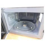 Magic Chef 0.7 cu. ft. 700-Watt Countertop Microwave in White